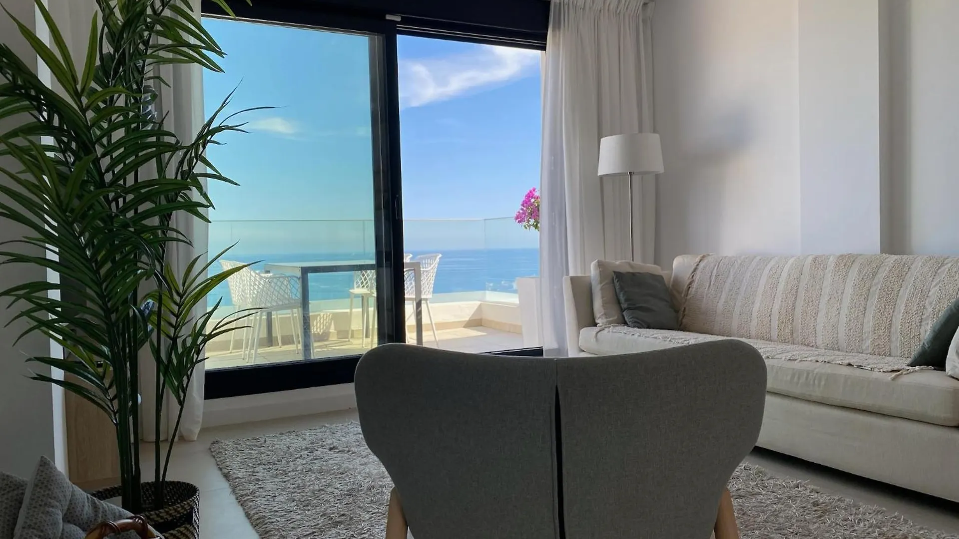 Heerlijk Penthouse, Dakterras Met Prachtig Zeezicht, Kingsize Bed, Zwembad, 700M Van Strand Torre de Benagalbón