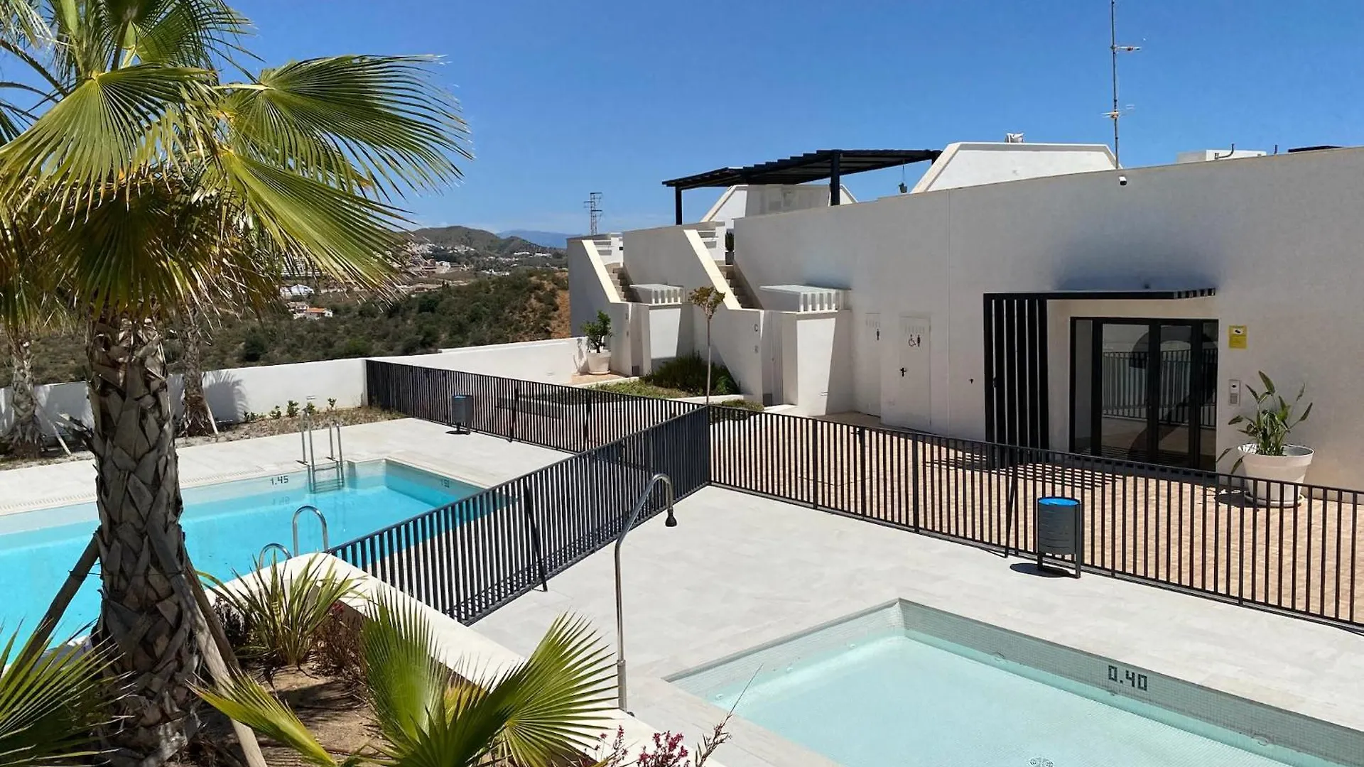 Apartman Heerlijk Penthouse, Dakterras Met Prachtig Zeezicht, Kingsize Bed, Zwembad, 700M Van Strand Torre de Benagalbón