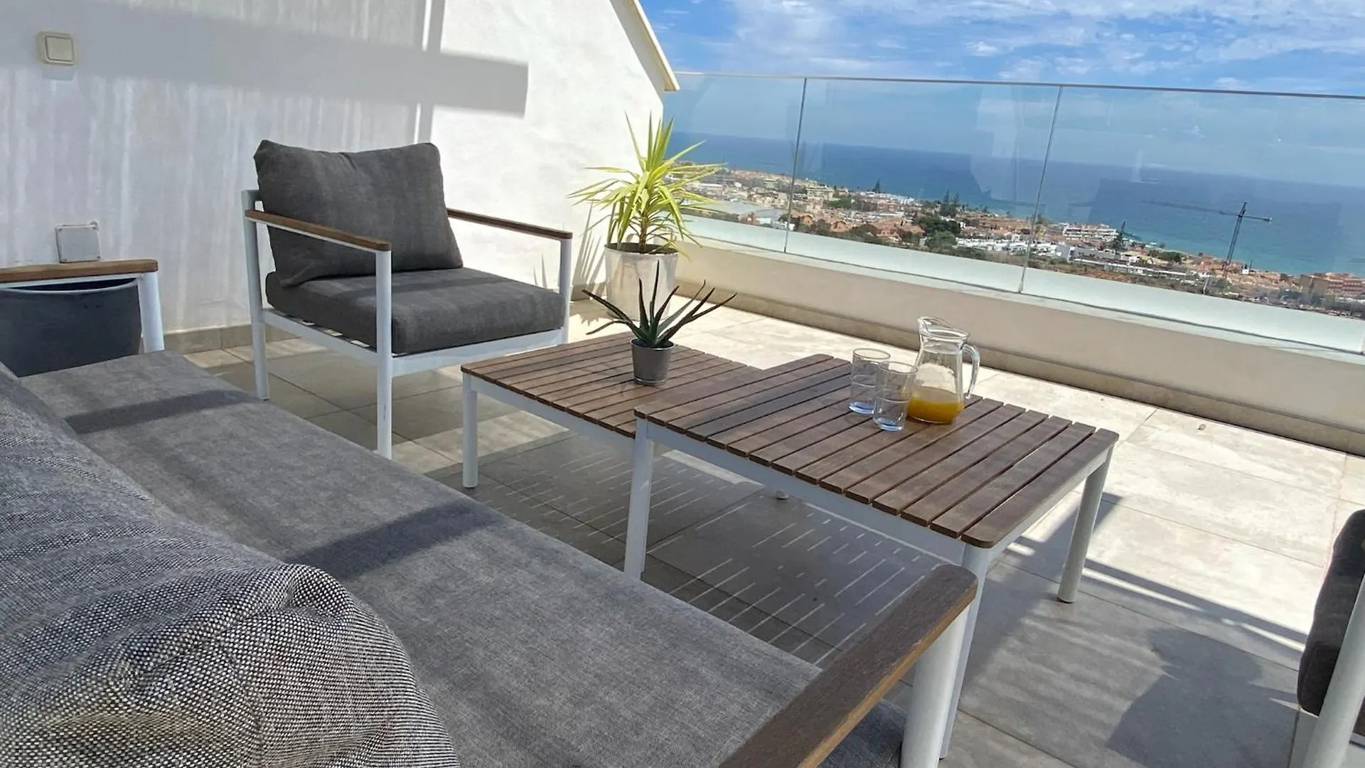 Heerlijk Penthouse, Dakterras Met Prachtig Zeezicht, Kingsize Bed, Zwembad, 700M Van Strand Torre de Benagalbon 0*,  Hiszpania